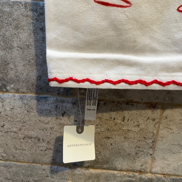 ❤️ ANTHROPOLOGIE CHAMPAGNE VALENTINE HEART DISH TOWEL NEW - Picture 3 of 3